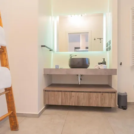 Enchanted - By Rent Apartamento Como