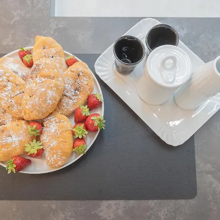 Enchanted - By Rent Apartmán *