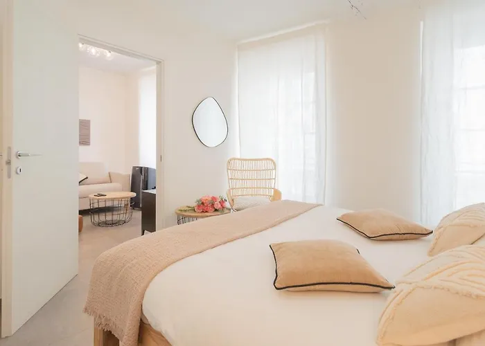 Enchanted - By Rent Lägenhet Como