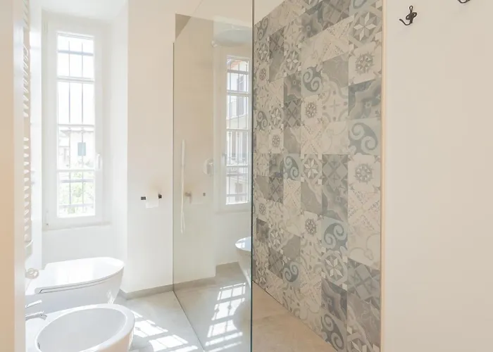 Enchanted - By Rent Lägenhet Como