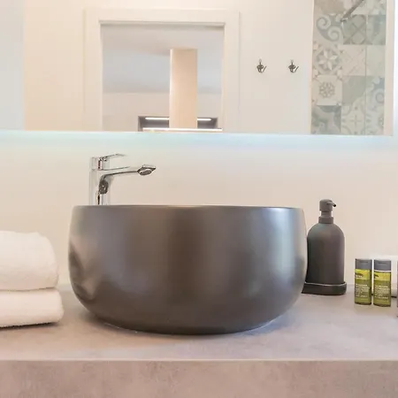 Enchanted - By Rent * コモ